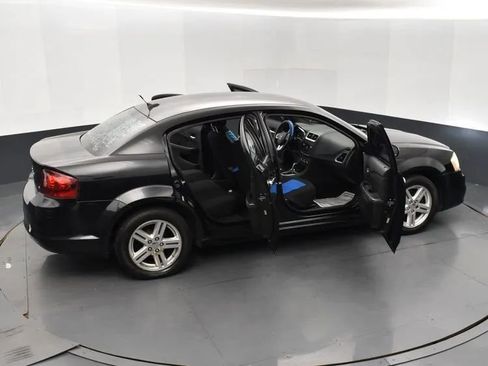 Used 2013 Dodge Avenger SXT image 6