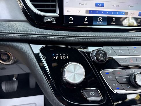 New 2026 Chrysler Pacifica Select image 19