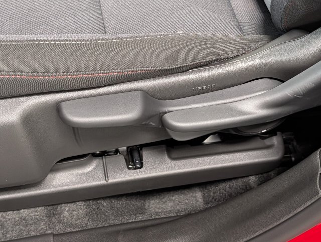 New 2026 Chevrolet Trax RS w/ Sunroof Package FWD image 11
