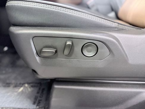 Used 2024 Chevrolet Silverado 1500 High Country w/ High Country Premium Package image 17