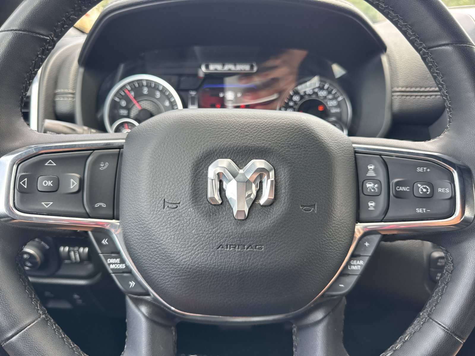 Used 2025 RAM 1500 Laramie AWD/4WD image 26