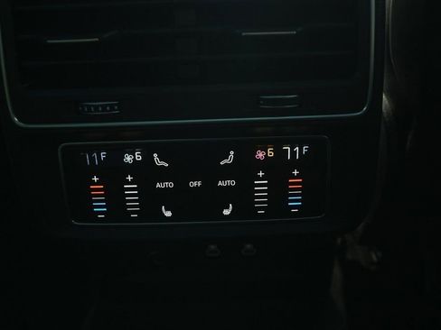 Used 2022 Audi Q8 Premium Plus image 30