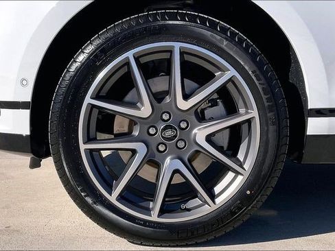 New 2026 Land Rover Range Rover Velar Dynamic SE image 15