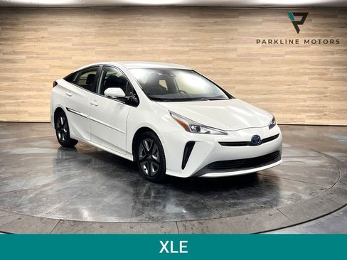 Used 2019 Toyota Prius XLE image 1