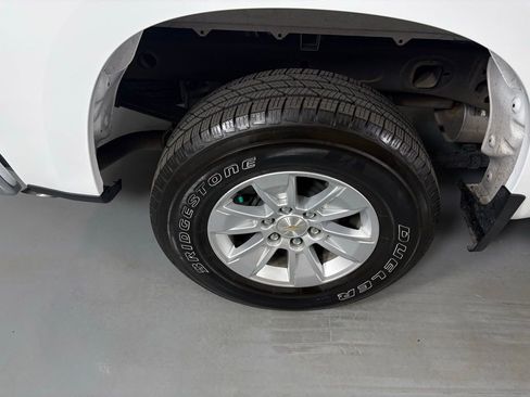 Used 2024 Chevrolet Silverado 1500 LT image 11