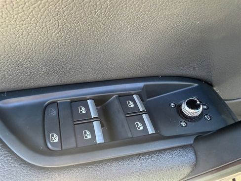 Used 2018 Audi Q5 2.0T Premium Plus w/ Premium Plus Package image 34