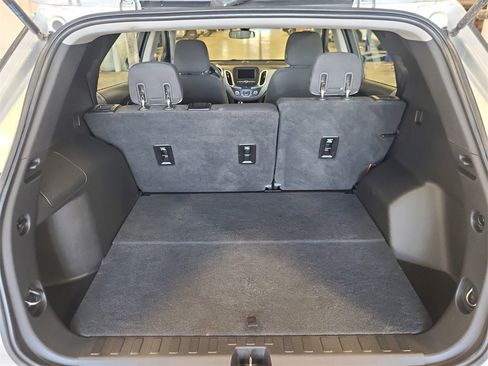 Used 2019 Chevrolet Equinox LS image 23