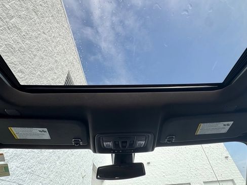 Used 2020 GMC Sierra 1500 SLT w/ SLT Premium Plus Package image 13