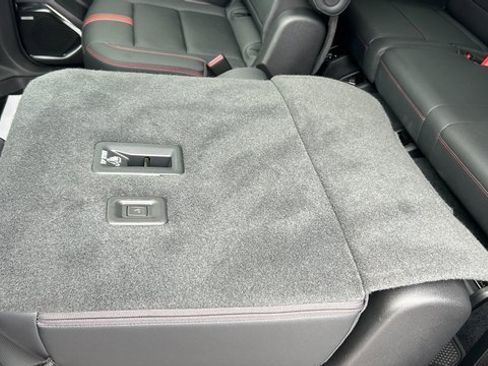 Certified 2024 Chevrolet Traverse RS w/ LPO, Floor Liner Package image 41