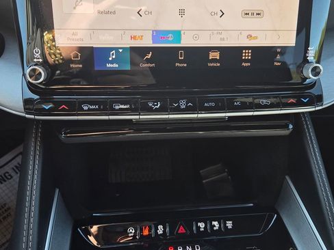 New 2026 Jeep Grand Wagoneer L Limited AWD/4WD image 21