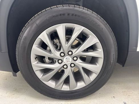 Used 2025 Buick Enclave Preferred image 39