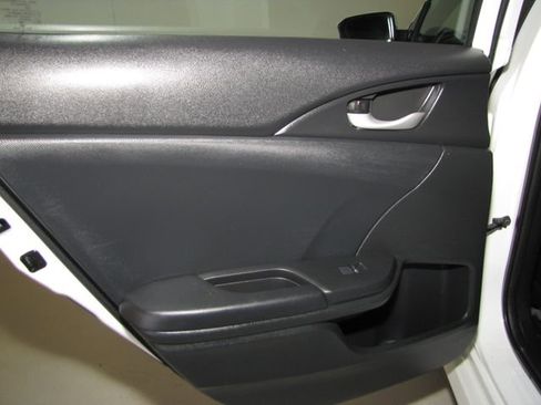 Used 2019 Honda Civic Sport image 13