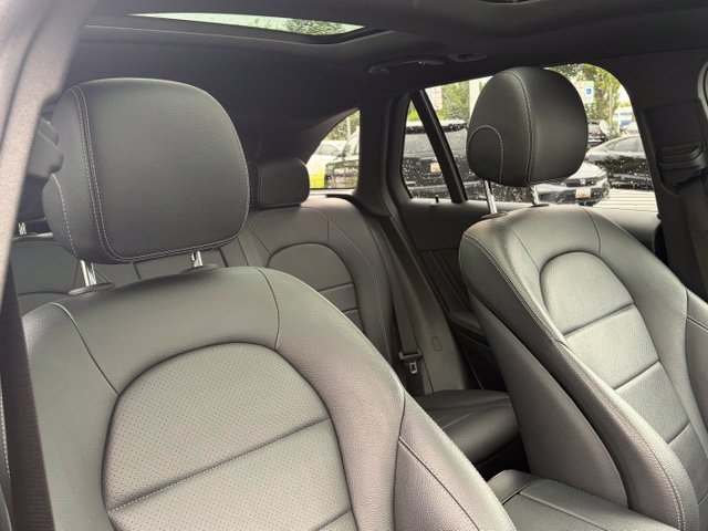 Used 2021 Mercedes-Benz GLC 300 4MATIC w/ AMG Line image 27