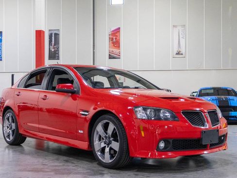 Used 2009 Pontiac G8 GT w/ Premium Package RWD image 9