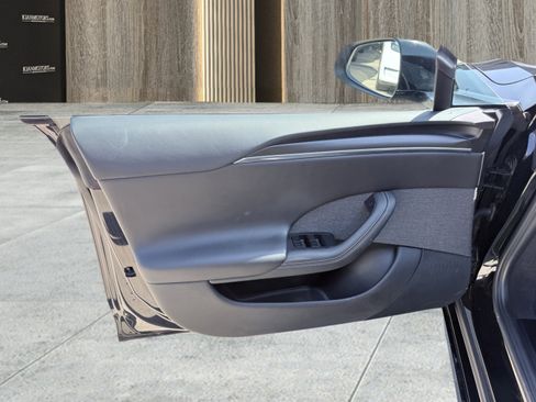 Used 2023 Tesla Model S Plaid image 29