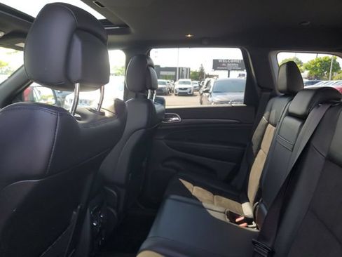 Used 2020 Jeep Grand Cherokee Altitude AWD/4WD image 10