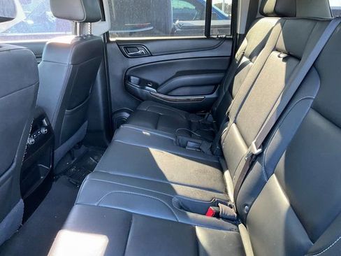 Used 2019 Chevrolet Suburban LT image 9