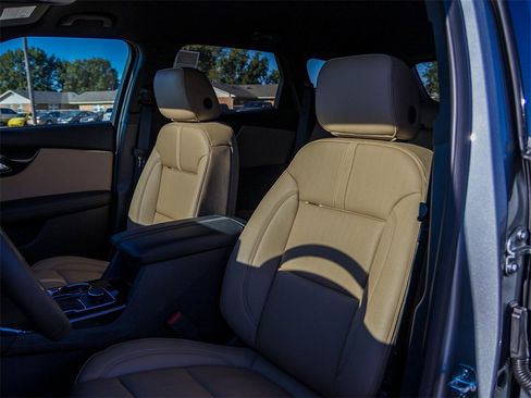 New 2025 Chevrolet Blazer Premier image 25