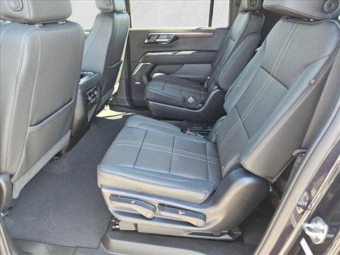 New 2026 Chevrolet Suburban High Country image 16