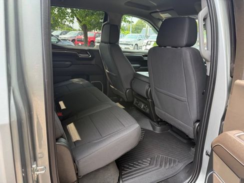 Used 2023 Chevrolet Silverado 1500 LT AWD/4WD image 14