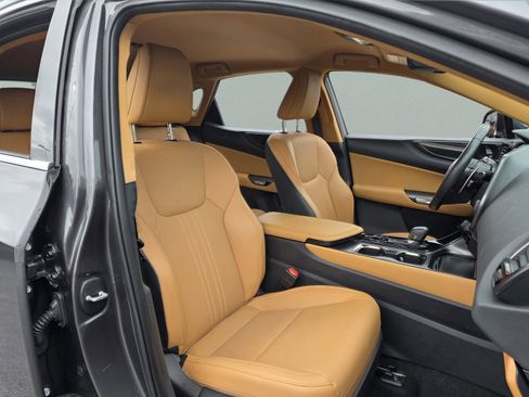 Certified 2025 Lexus NX 250 FWD image 21