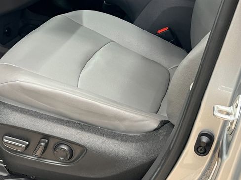 Used 2023 Toyota Sienna XLE image 18