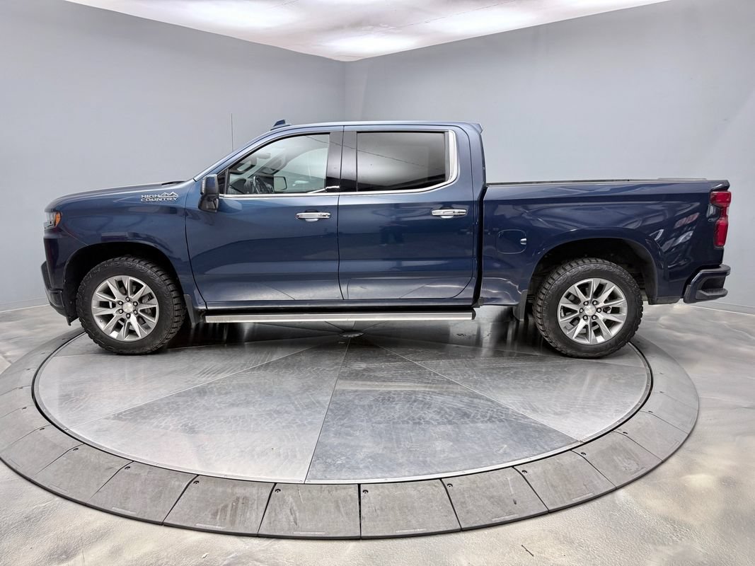 Used 2019 Chevrolet Silverado 1500 High Country w/ Technology Package AWD/4WD image 8