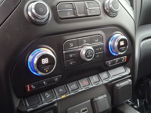 Certified 2021 GMC Sierra 1500 AT4 w/ AT4 Preferred Package image 16