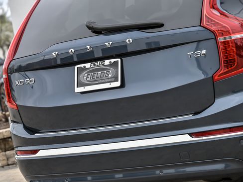 Used 2025 Volvo XC90 T8 Plus w/ Protection Package Premier image 16