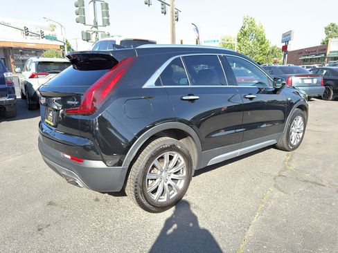 Used 2023 Cadillac XT4 Premium Luxury AWD/4WD image 7