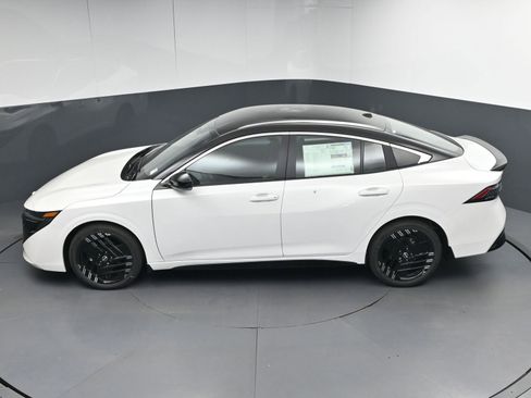New 2026 Nissan Sentra SR w/ Floor Mat Package FWD image 34