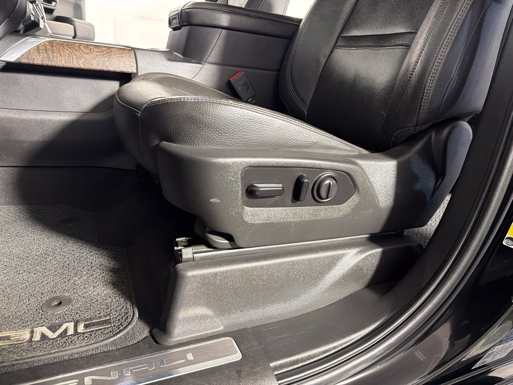 Used 2020 GMC Sierra 2500 Denali w/ Denali Ultimate Package AWD/4WD image 12
