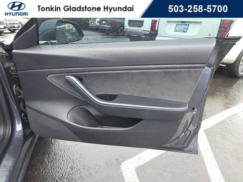 Used 2020 Tesla Model 3 Performance image 18