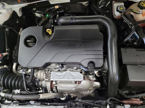Used 2022 Chevrolet Malibu LT FWD image 30
