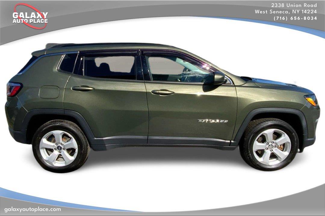 Used 2018 Jeep Compass Latitude w/ Cold Weather Group AWD/4WD image 4