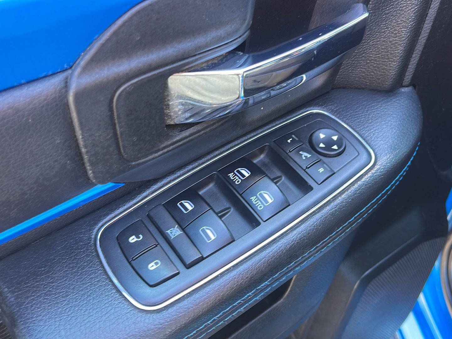 Used 2018 RAM 1500 Sport w/ Hydro Blue Sport Package AWD/4WD image 12