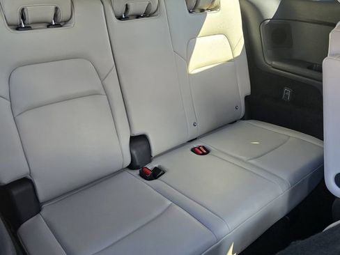 Used 2022 Nissan Pathfinder Platinum w/ Lighting Package (N92) AWD/4WD image 9
