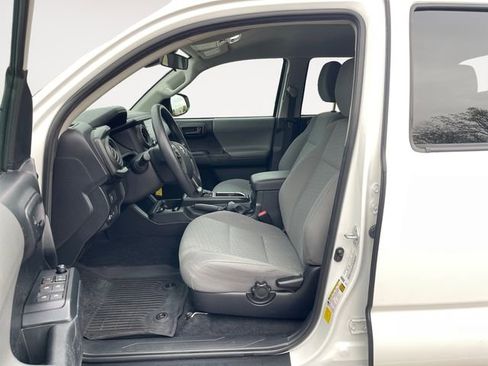 Used 2021 Toyota Tacoma SR AWD/4WD image 9