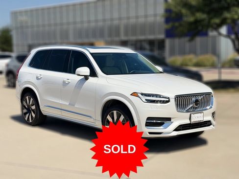Certified 2025 Volvo XC90 T8 Plus AWD/4WD image 6