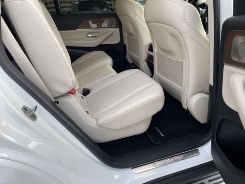 Used 2022 Mercedes-Benz GLS 450 4MATIC image 47