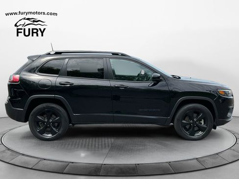 Used 2023 Jeep Cherokee Altitude Lux AWD/4WD image 2