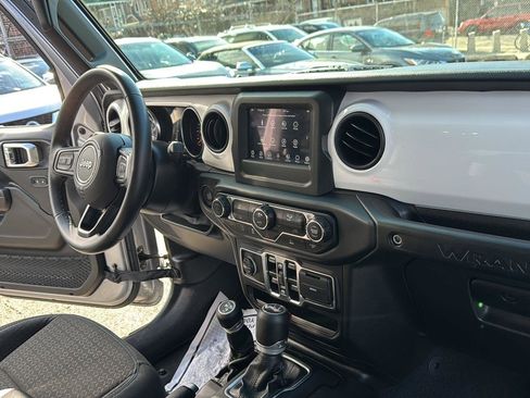 Used 2021 Jeep Wrangler Unlimited Islander image 35
