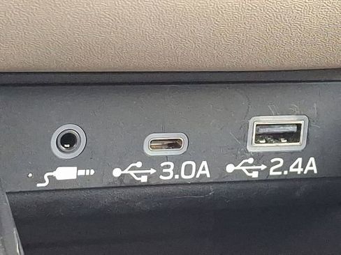 Used 2023 Subaru Outback Premium image 27