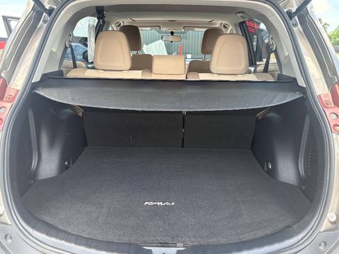 Used 2013 Toyota RAV4 XLE AWD/4WD image 29