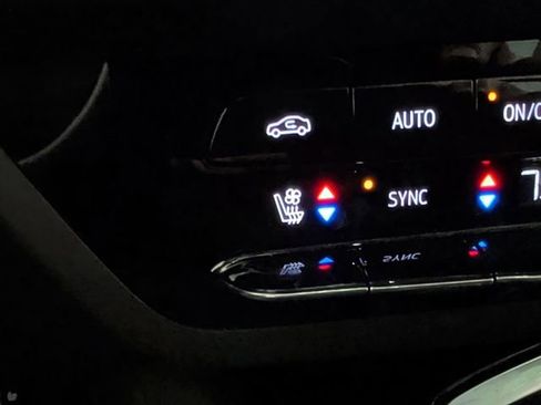 Used 2023 Buick Envision Avenir image 8