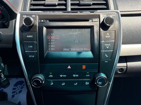 Used 2015 Toyota Camry SE FWD image 21