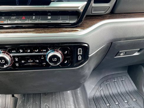 New 2026 GMC Sierra 1500 SLE w/ Preferred Package AWD/4WD image 25