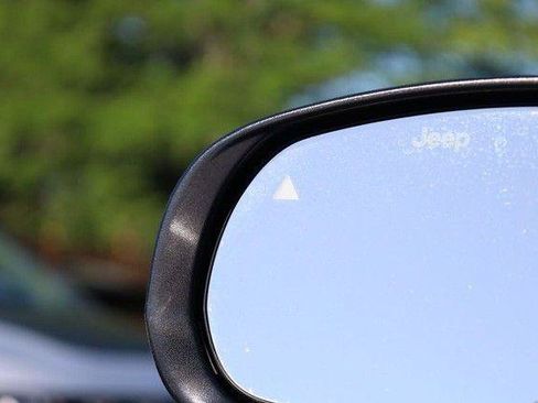 Used 2025 Jeep Compass Limited AWD/4WD image 19