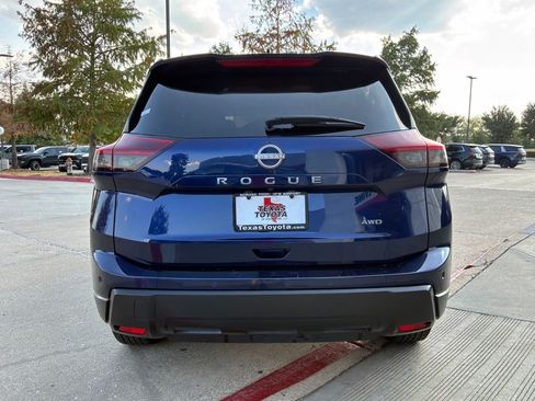 Used 2025 Nissan Rogue SV AWD/4WD image 7