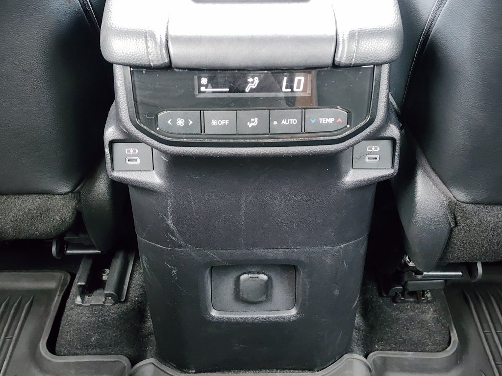 Used 2024 Toyota Grand Highlander FWD image 11
